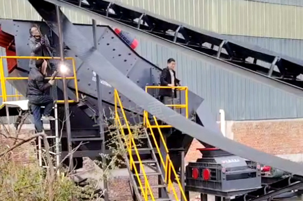 铣刨料筛破一体机